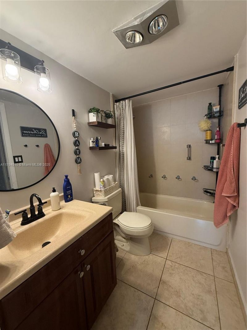 401 Ocean Dr, Unit 324, Miami Beach, FL 33139 Photo