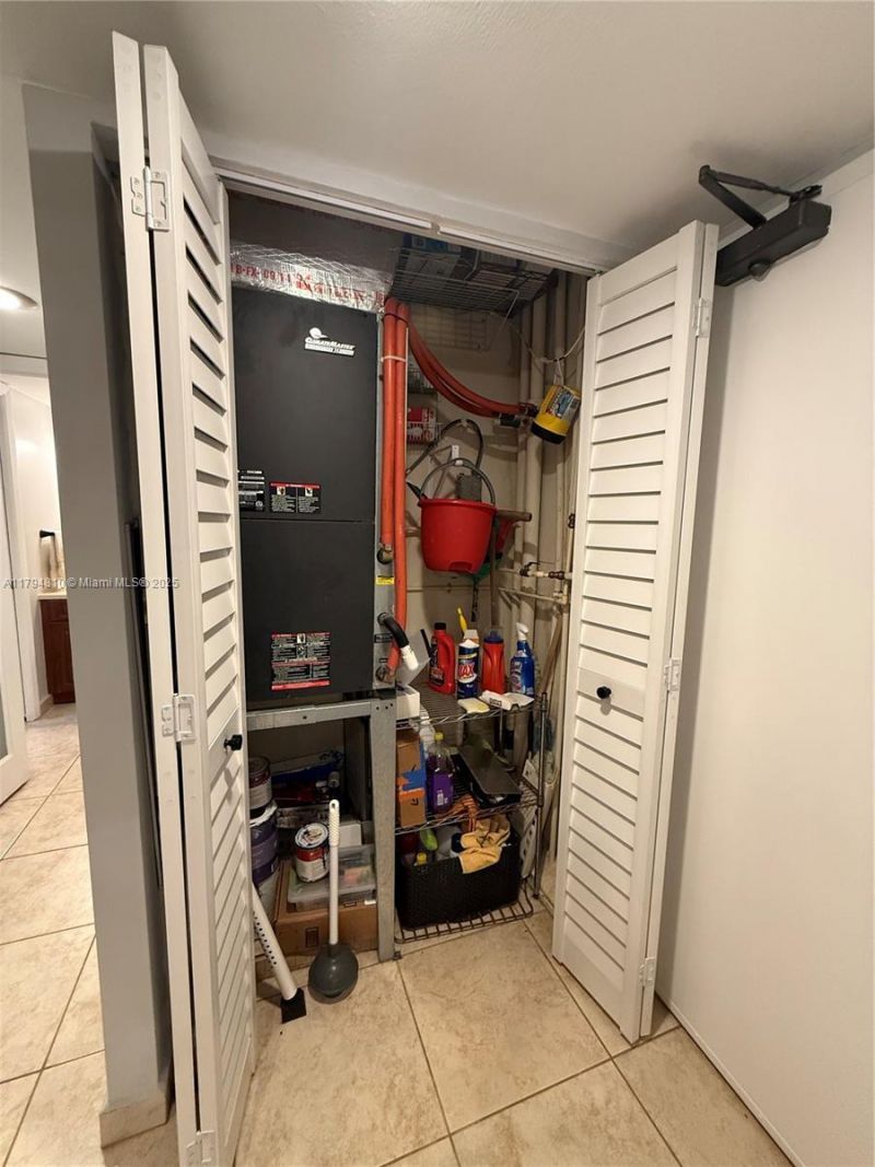 401 Ocean Dr, Unit 324, Miami Beach, FL 33139 Photo