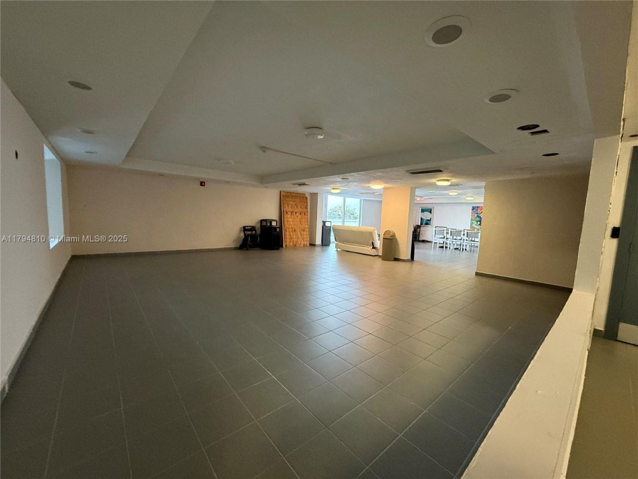 401 Ocean Dr, Unit 324, Miami Beach, FL 33139 Photo