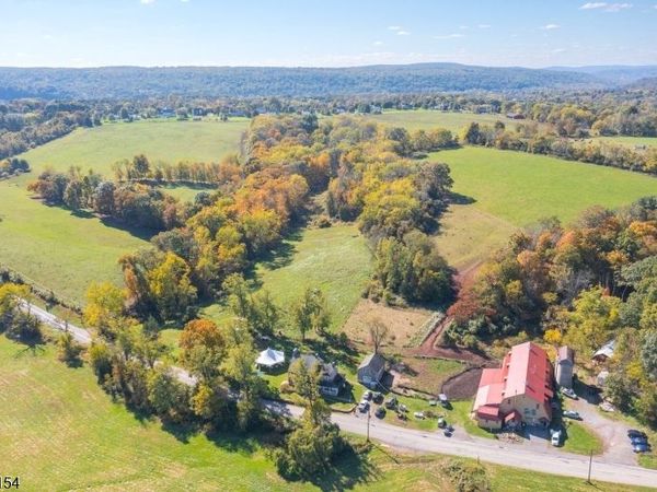 369 Stamets Rd, Holland, NJ 08848