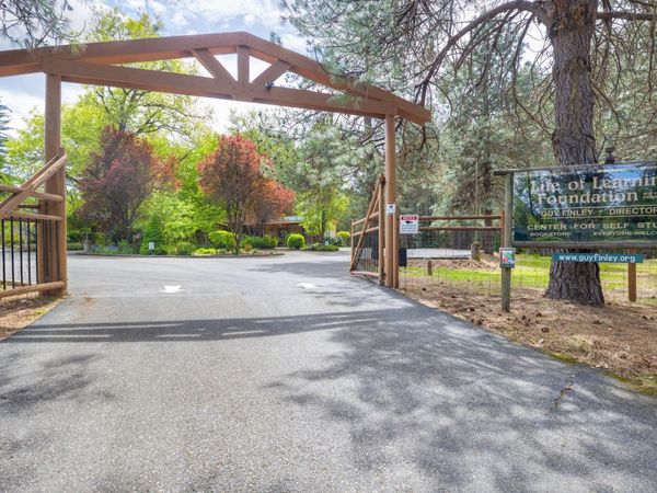 459 Galice Road, Merlin, OR 97532