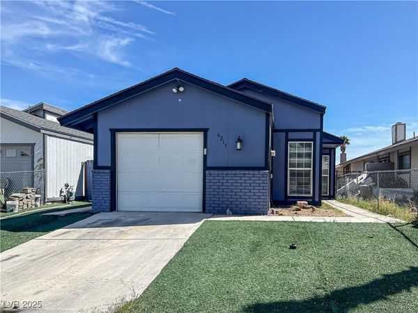 6215 Don Zarembo Avenue , Las Vegas, NV 89108