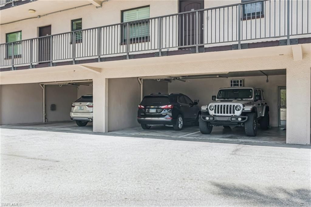 805 River Point Dr, Unit 202C, Naples, FL 34102 Photo