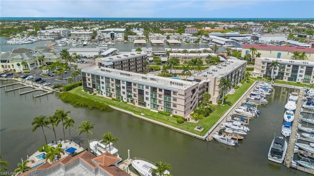 805 River Point Dr, Unit 202C, Naples, FL 34102 Photo