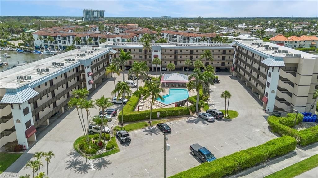 805 River Point Dr, Unit 202C, Naples, FL 34102 Photo