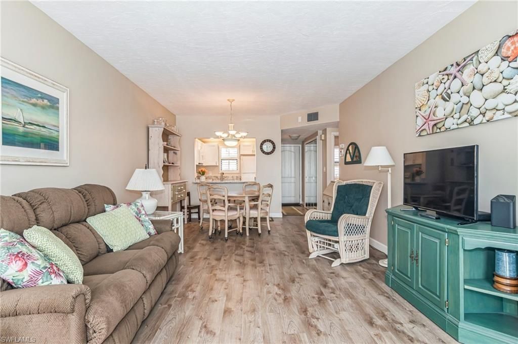 805 River Point Dr, Unit 202C, Naples, FL 34102 Photo