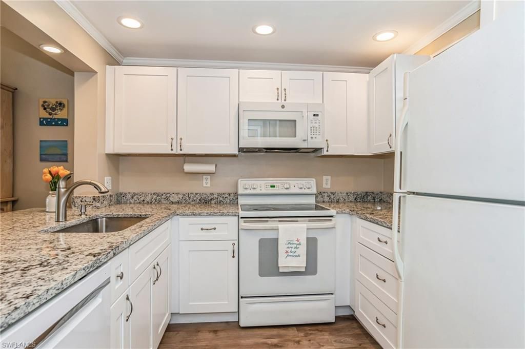 805 River Point Dr, Unit 202C, Naples, FL 34102 Photo