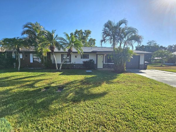 5101 SE 44 Street, Okeechobee, FL 34974