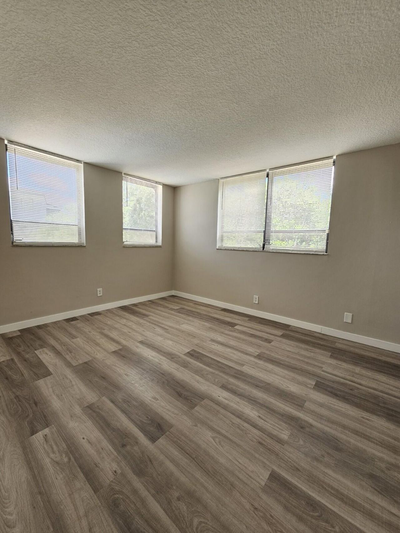 1850 N Congress Avenue, Unit 305, West Palm Beach, FL 33401 Photo