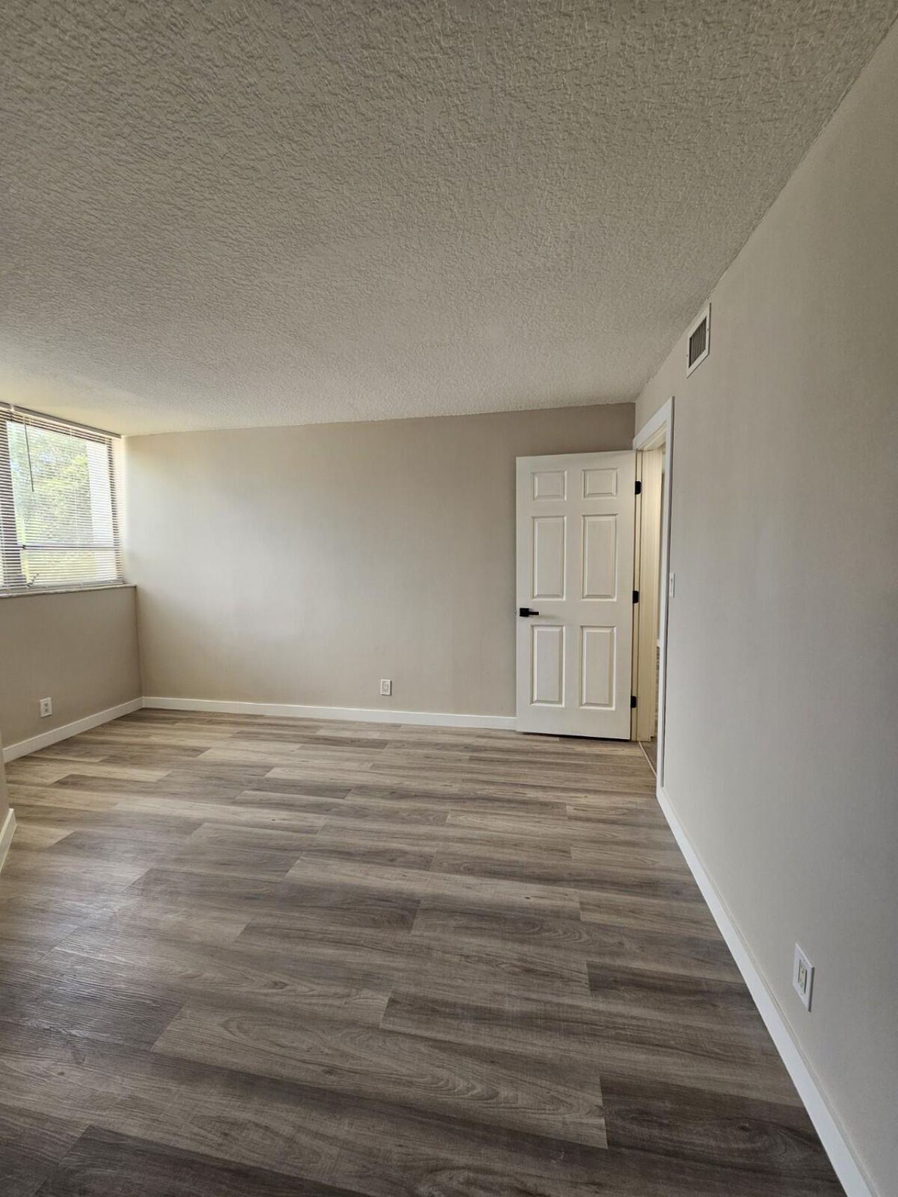 1850 N Congress Avenue, Unit 305, West Palm Beach, FL 33401 Photo