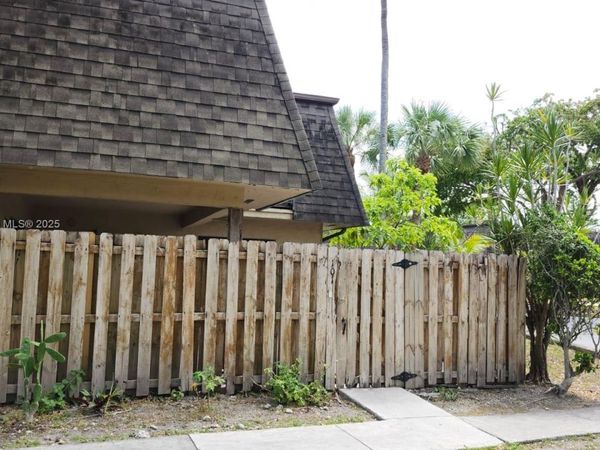 14293 SW 94th Cir Ln, Unit 101-27, Miami, FL 33186