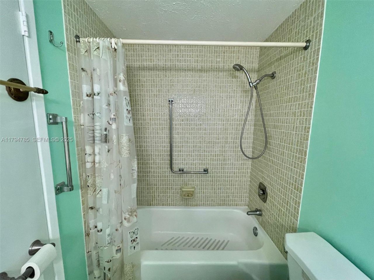 4330 Hillcrest Dr, Unit 214, Hollywood, FL 33021 Photo