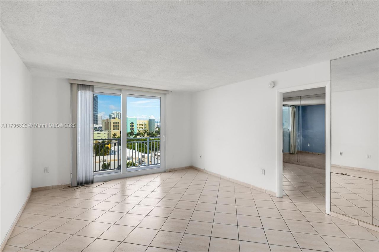 345 Ocean Dr, Unit 904, Miami Beach, FL 33139 Photo