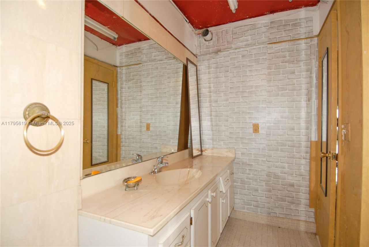 2701 N Ocean Blvd, Unit 15E, Fort Lauderdale, FL 33308 Photo