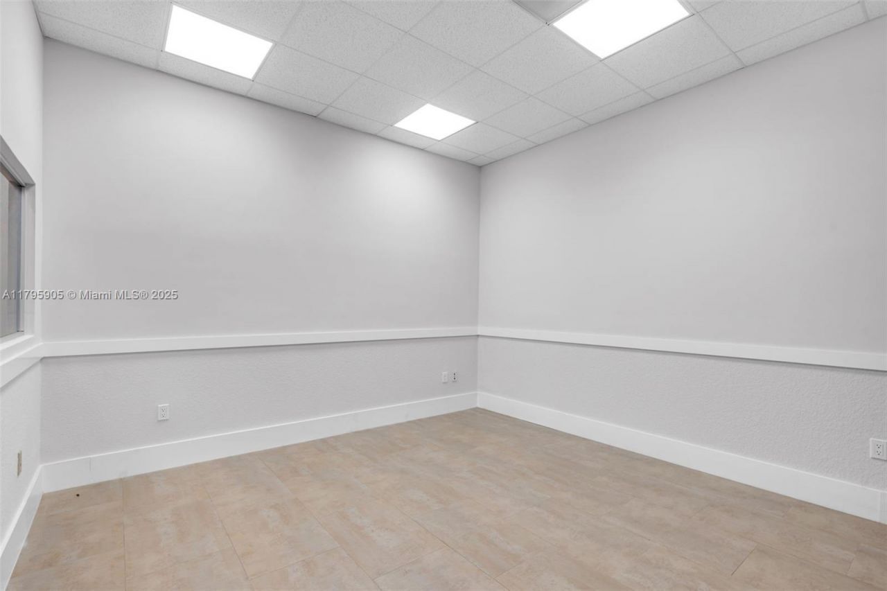 8145 NW 33rd St, Unit 8145, Doral, FL 33122 Photo