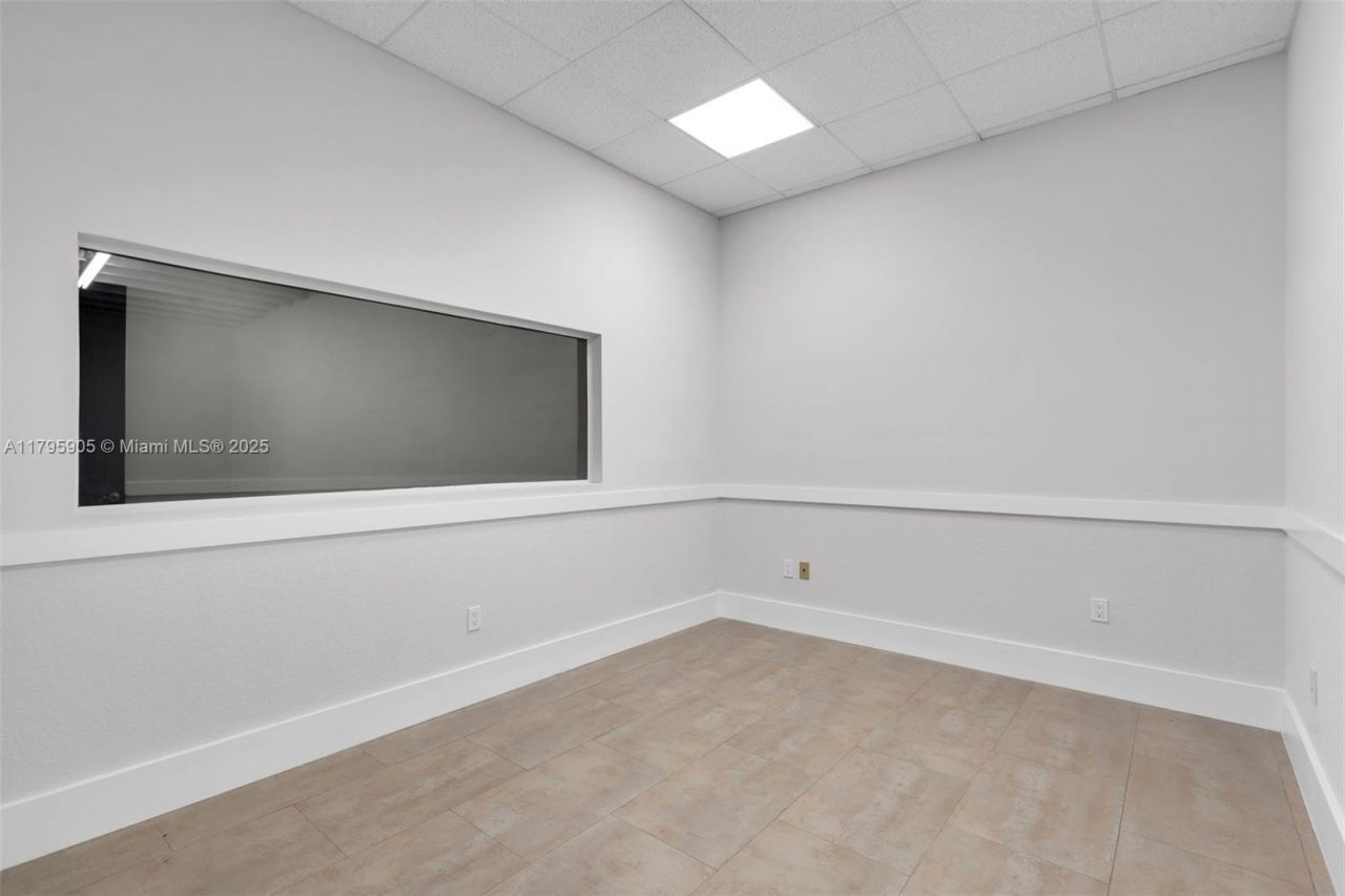 8145 NW 33rd St, Unit 8145, Doral, FL 33122 Photo