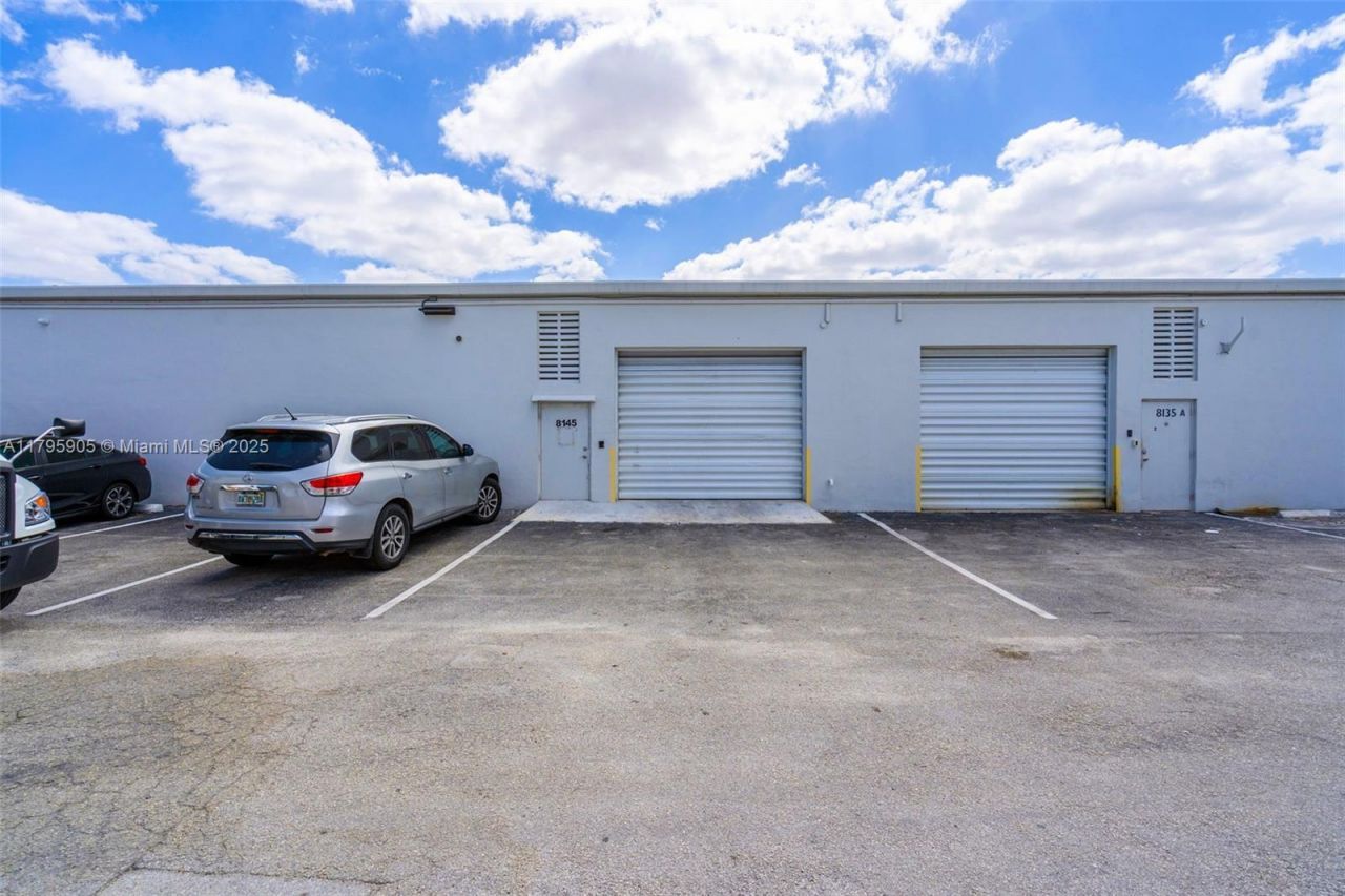 8145 NW 33rd St, Unit 8145, Doral, FL 33122 Photo