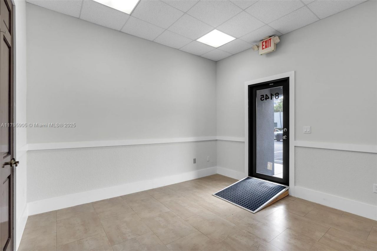 8145 NW 33rd St, Unit 8145, Doral, FL 33122 Photo