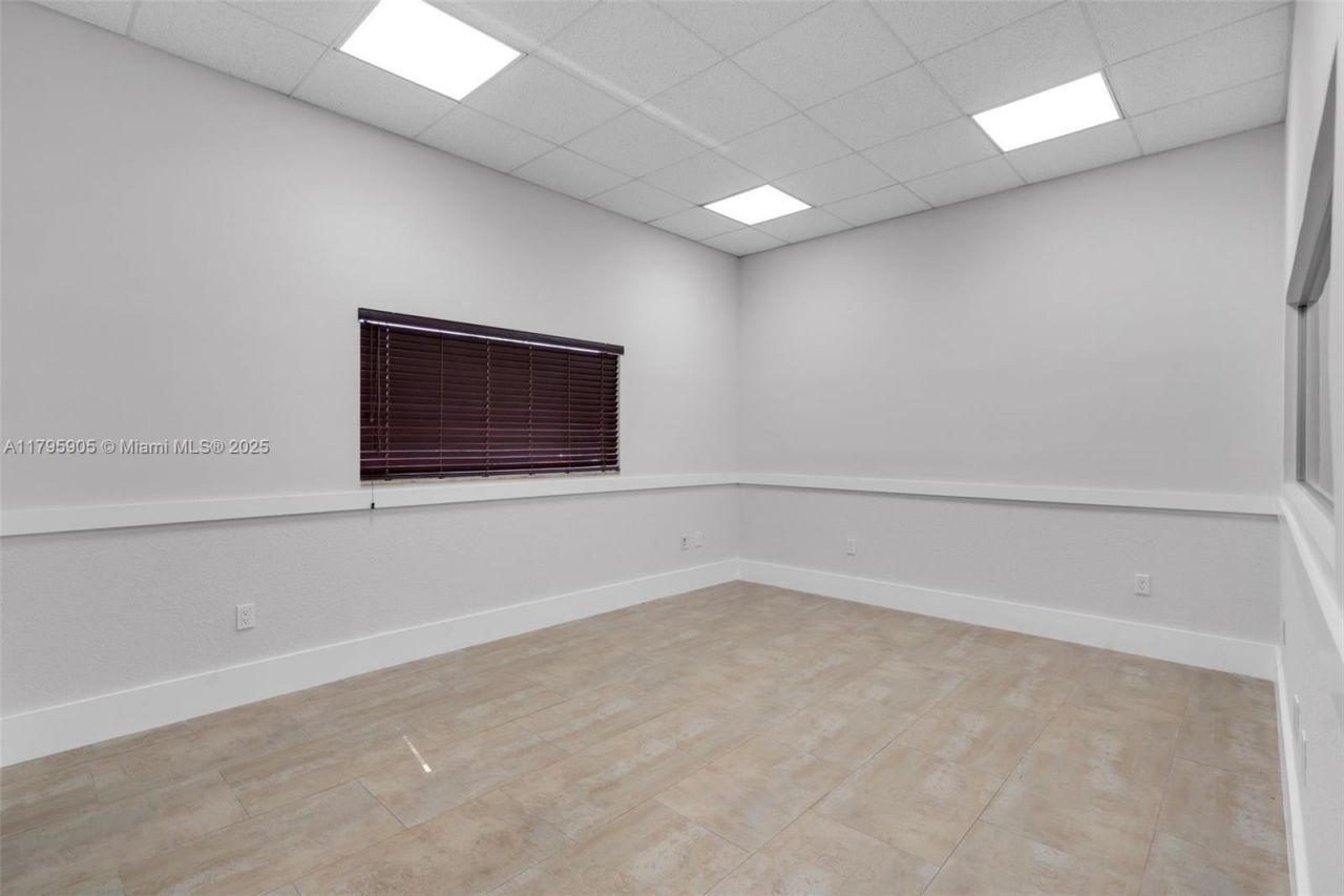 8145 NW 33rd St, Unit 8145, Doral, FL 33122 Photo