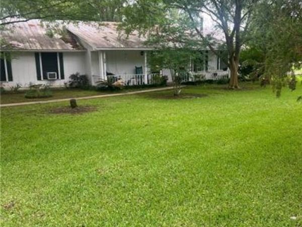 106 ELLIS MILLS Road, Hessmer, LA 71341