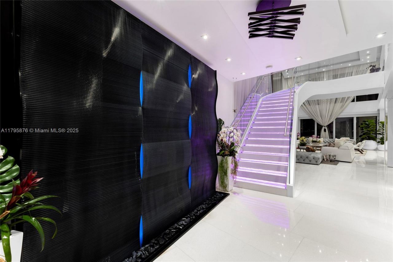 441 N Hibiscus Dr, Miami Beach, FL 33139 Photo