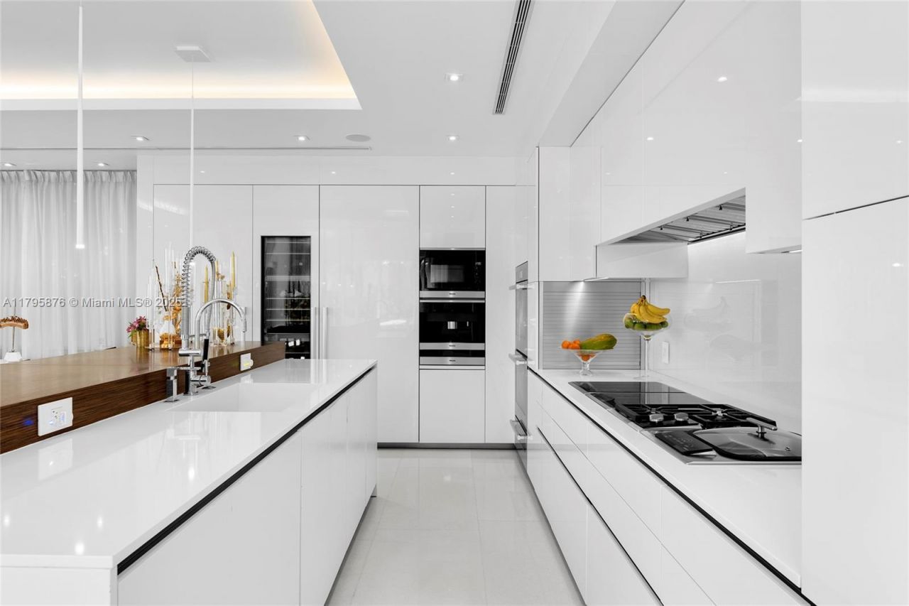 441 N Hibiscus Dr, Miami Beach, FL 33139 Photo