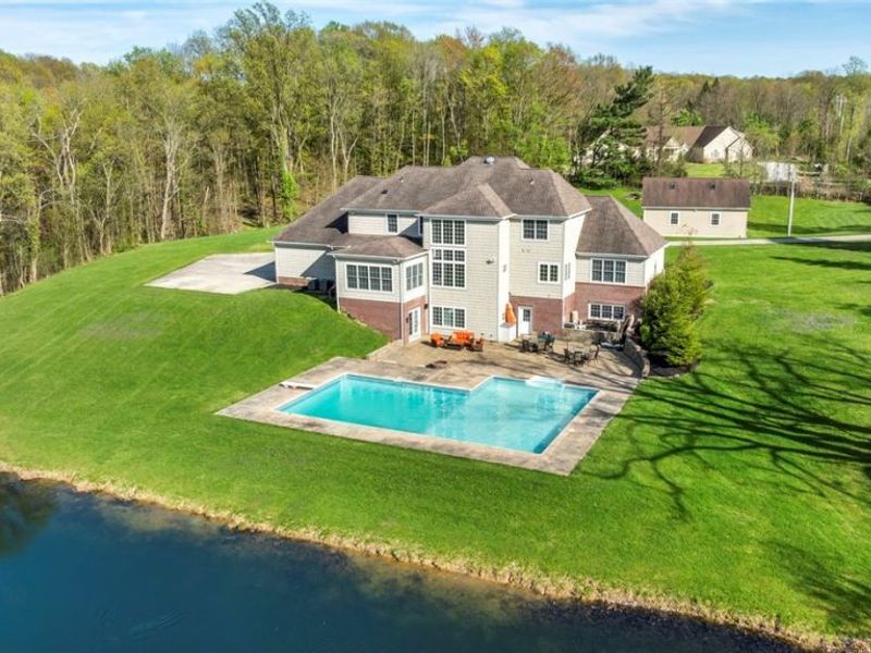 8085 King Memorial Road, Kirtland Hills, OH 44060 Photo 2