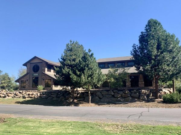 5416 Running Y Road, Klamath Falls, OR 97601