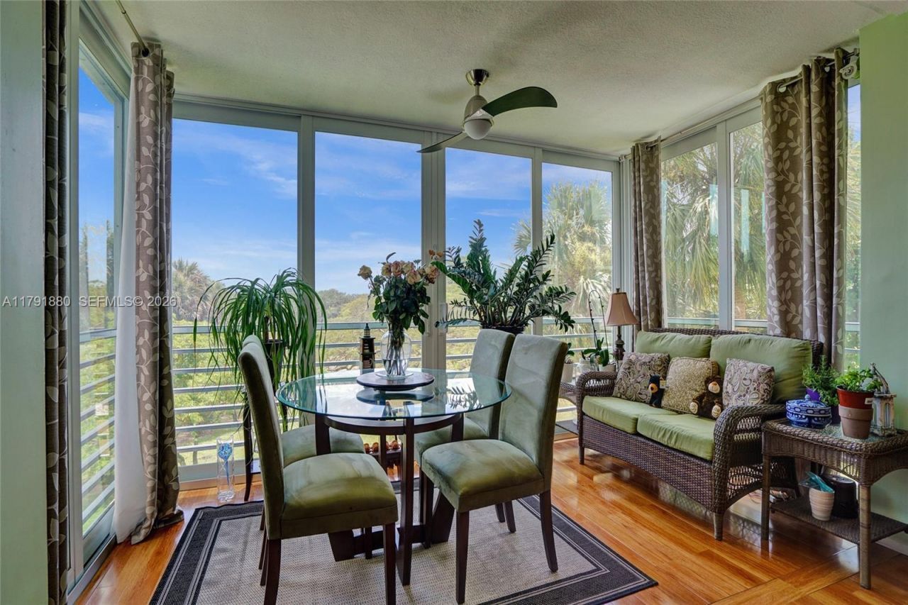 3520 Oaks Way, Unit 308, Pompano Beach, FL 33069 Photo