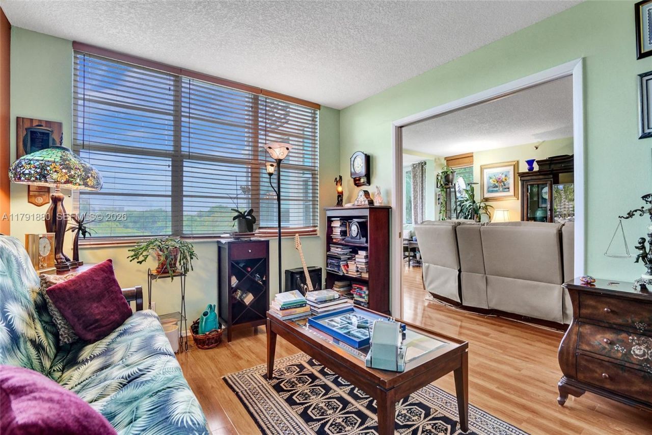 3520 Oaks Way, Unit 308, Pompano Beach, FL 33069 Photo