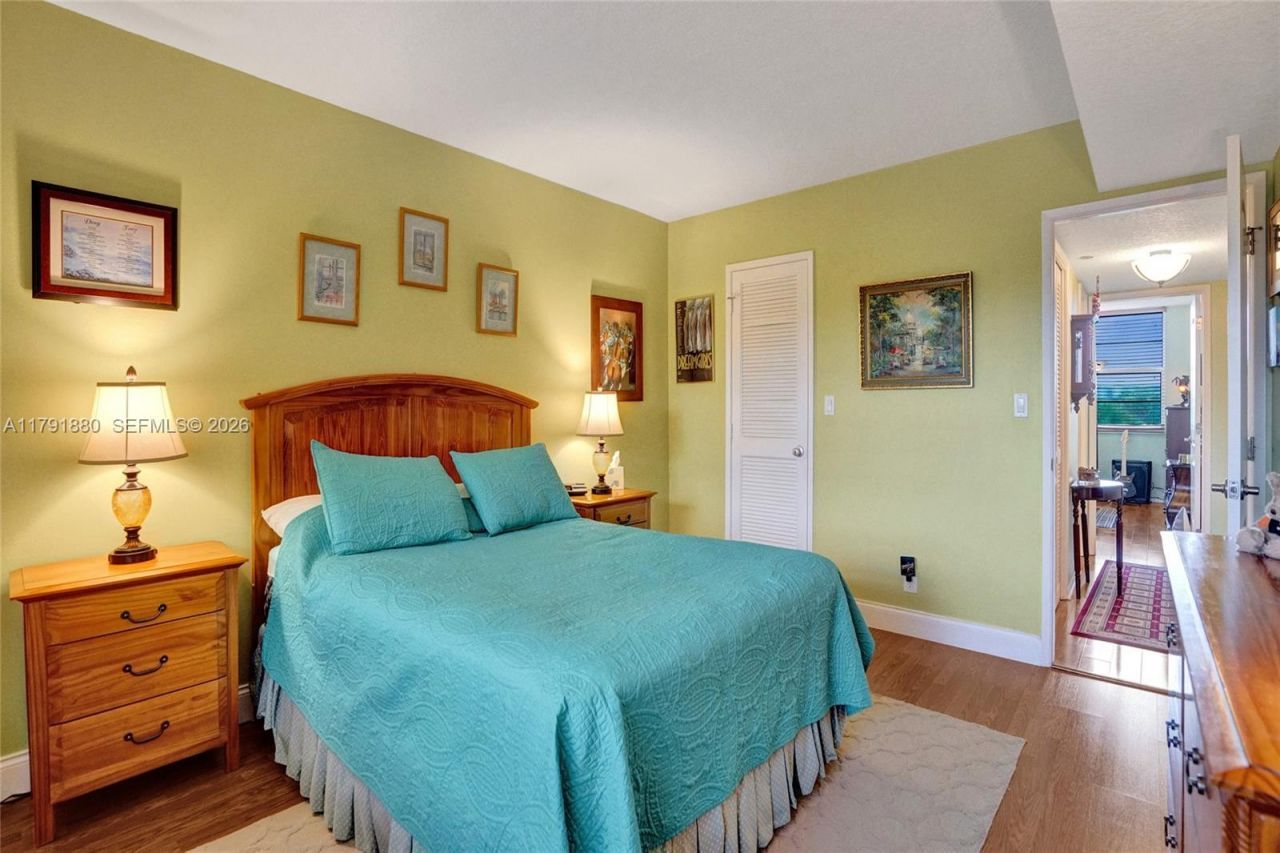 3520 Oaks Way, Unit 308, Pompano Beach, FL 33069 Photo