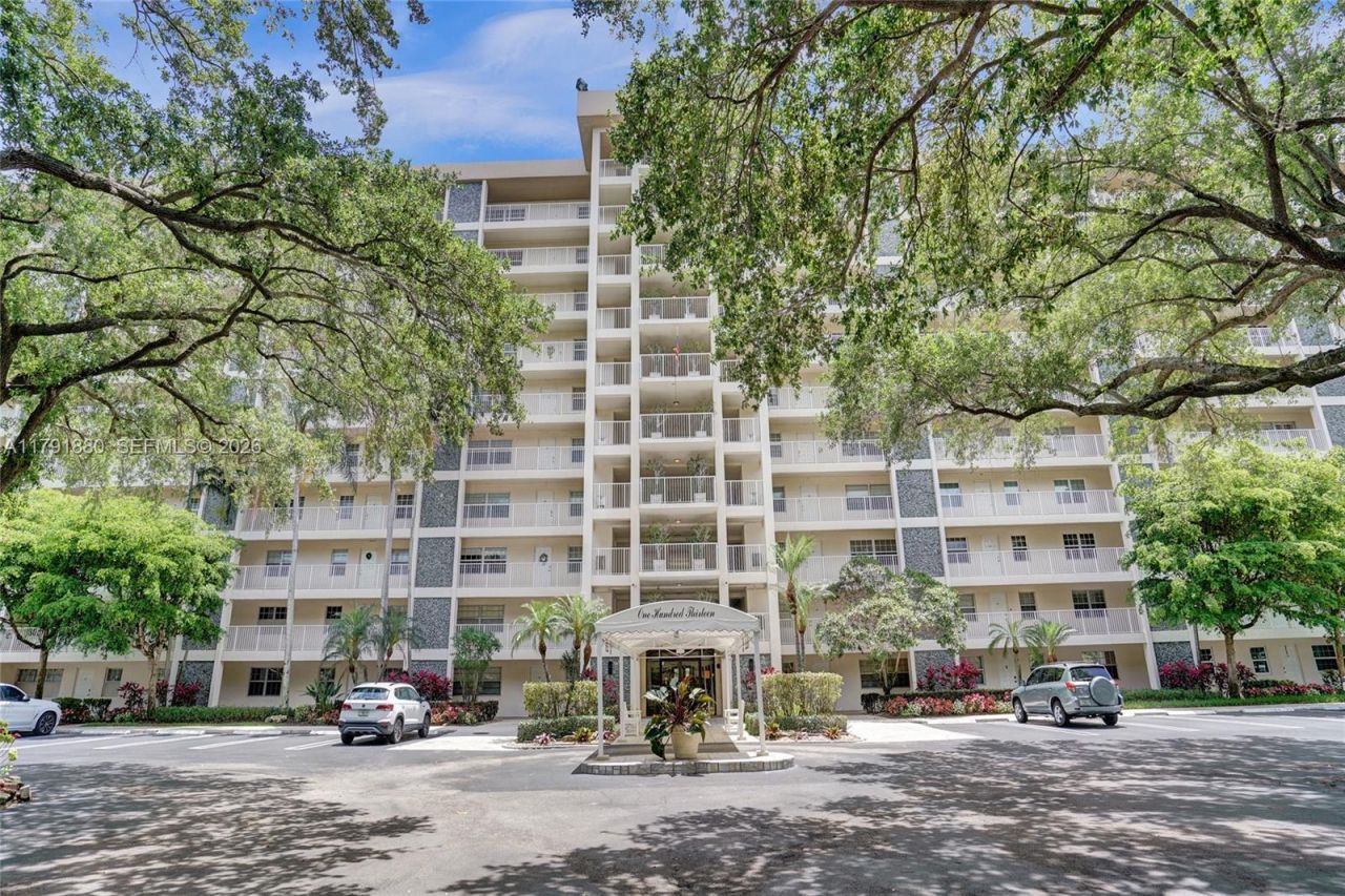 3520 Oaks Way, Unit 308, Pompano Beach, FL 33069 Photo