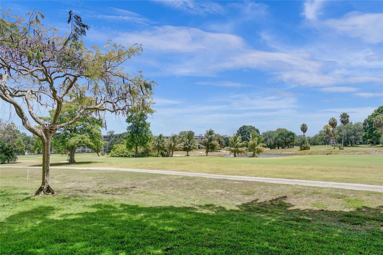 3520 Oaks Way, Unit 308, Pompano Beach, FL 33069 Photo