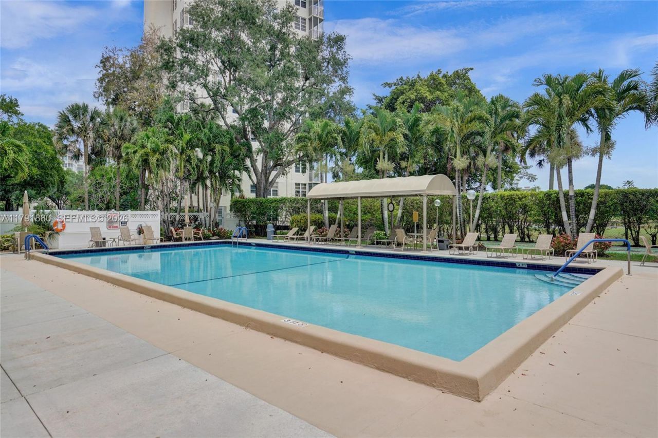 3520 Oaks Way, Unit 308, Pompano Beach, FL 33069 Photo