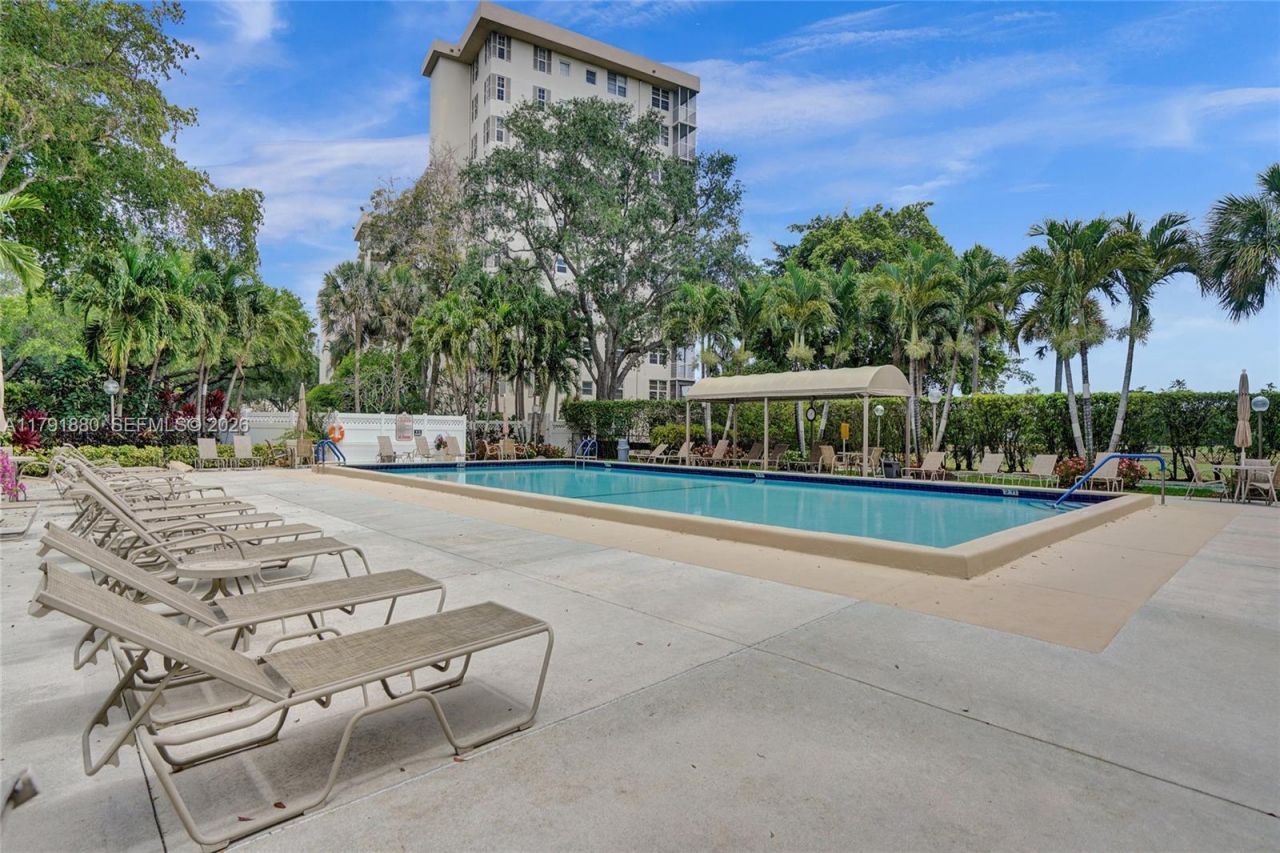 3520 Oaks Way, Unit 308, Pompano Beach, FL 33069 Photo