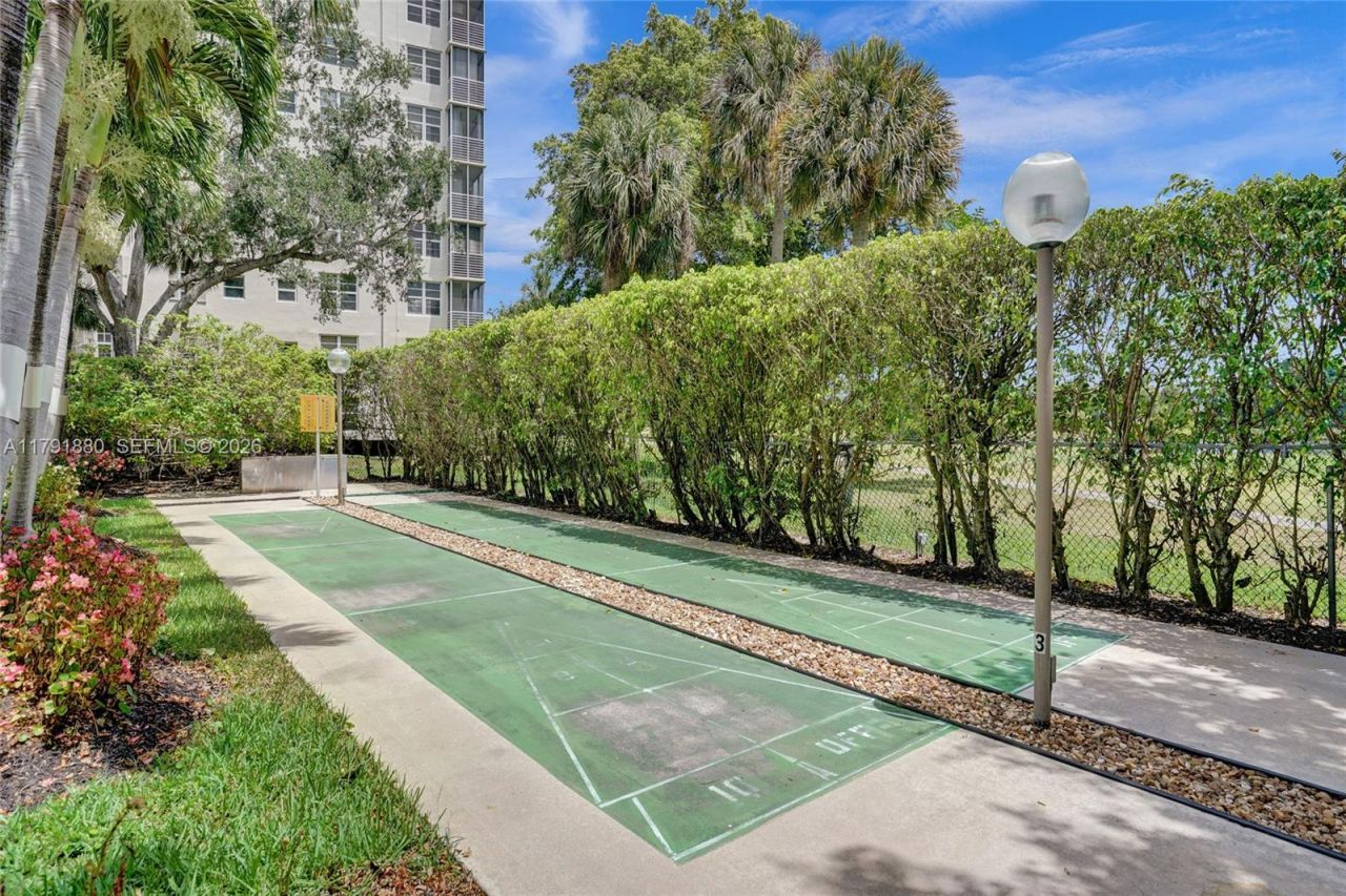 3520 Oaks Way, Unit 308, Pompano Beach, FL 33069 Photo