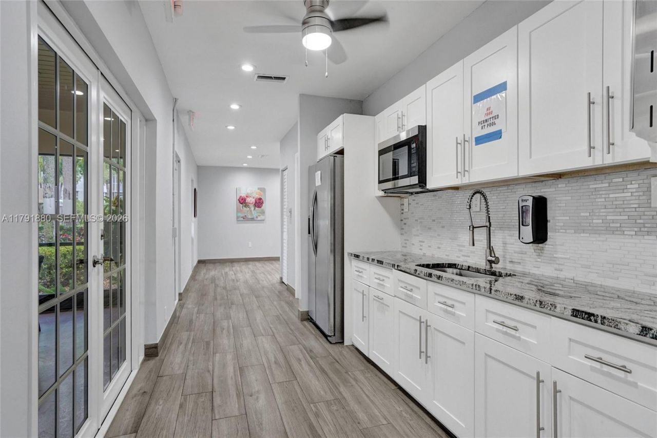 3520 Oaks Way, Unit 308, Pompano Beach, FL 33069 Photo