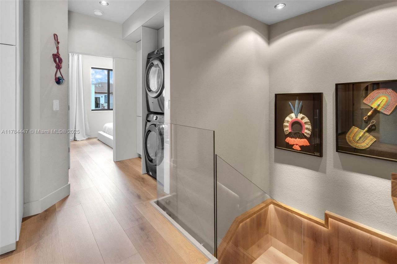 20865 NE 7th Ct, Miami, FL 33179 Photo