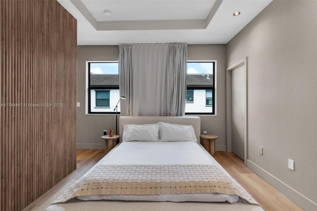 20865 NE 7th Ct, Miami, FL 33179 Photo