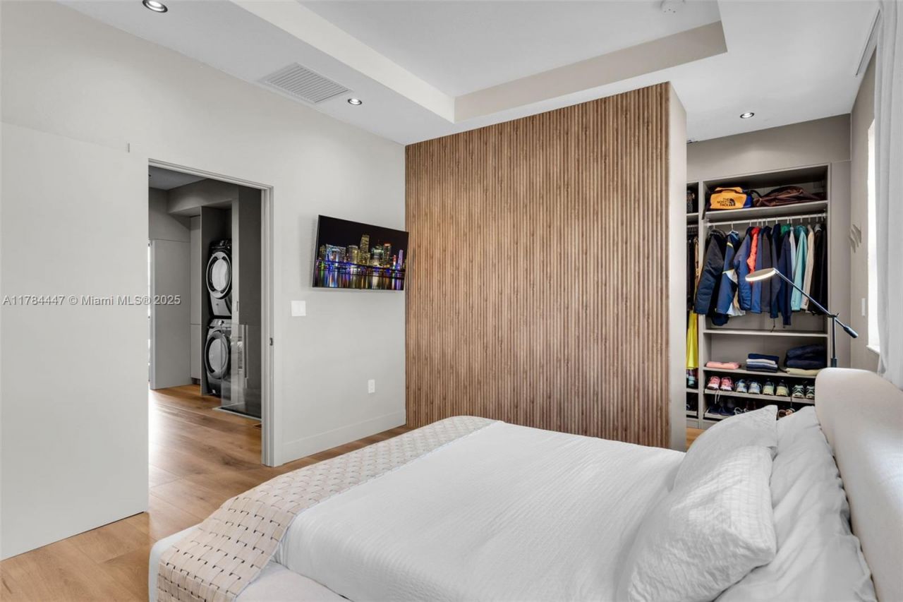 20865 NE 7th Ct, Miami, FL 33179 Photo