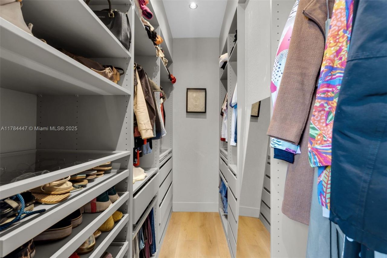 20865 NE 7th Ct, Miami, FL 33179 Photo