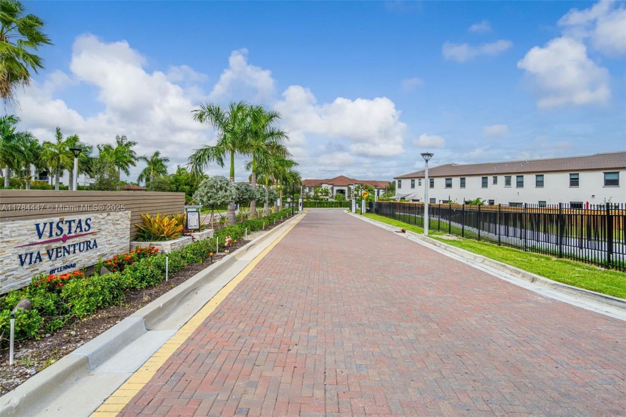 20865 NE 7th Ct, Miami, FL 33179 Photo