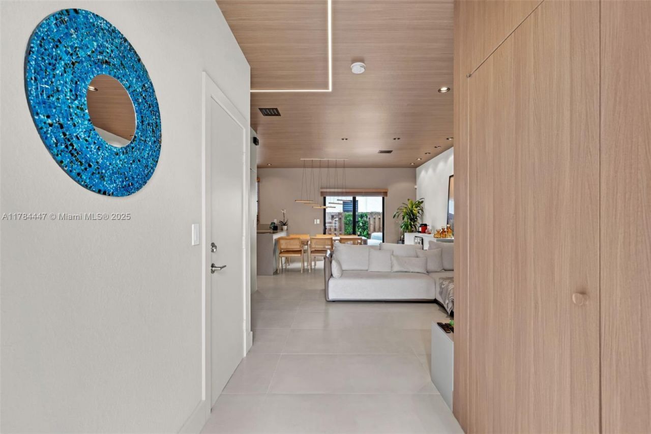 20865 NE 7th Ct, Miami, FL 33179 Photo