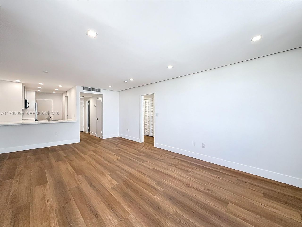2899 Collins Ave, Unit 1218, Miami Beach, FL 33140 Photo
