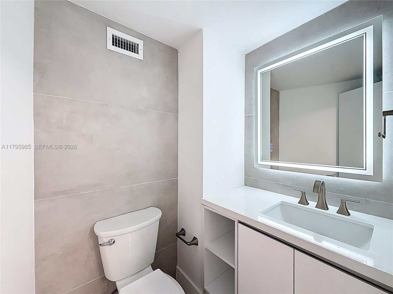2899 Collins Ave, Unit 1218, Miami Beach, FL 33140 Photo
