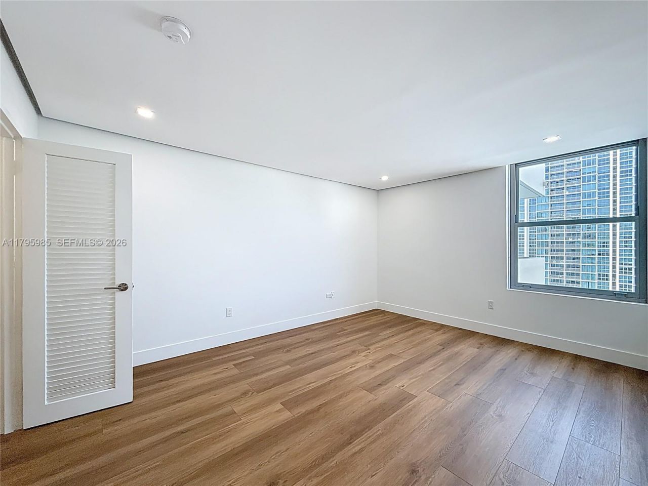 2899 Collins Ave, Unit 1218, Miami Beach, FL 33140 Photo