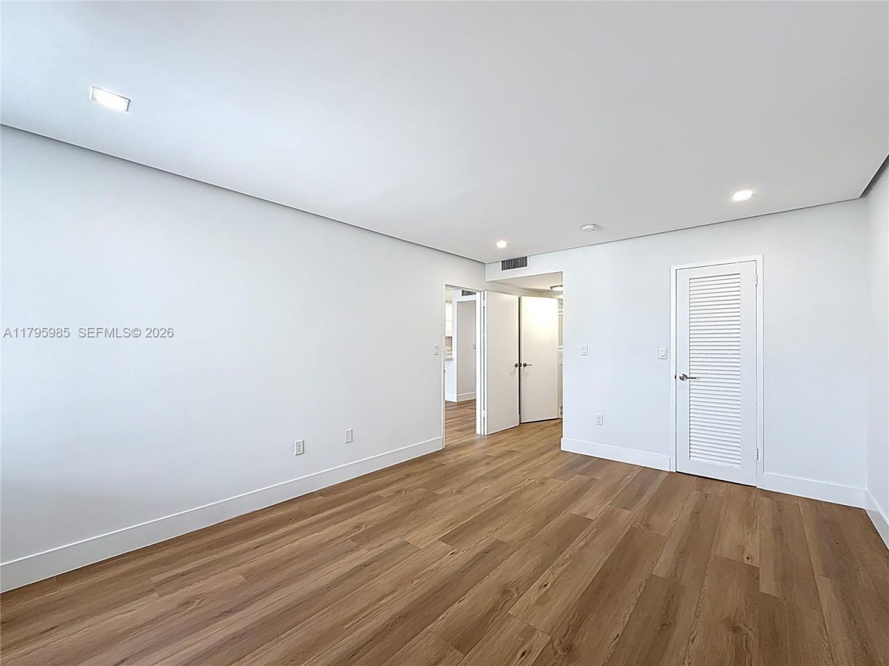 2899 Collins Ave, Unit 1218, Miami Beach, FL 33140 Photo