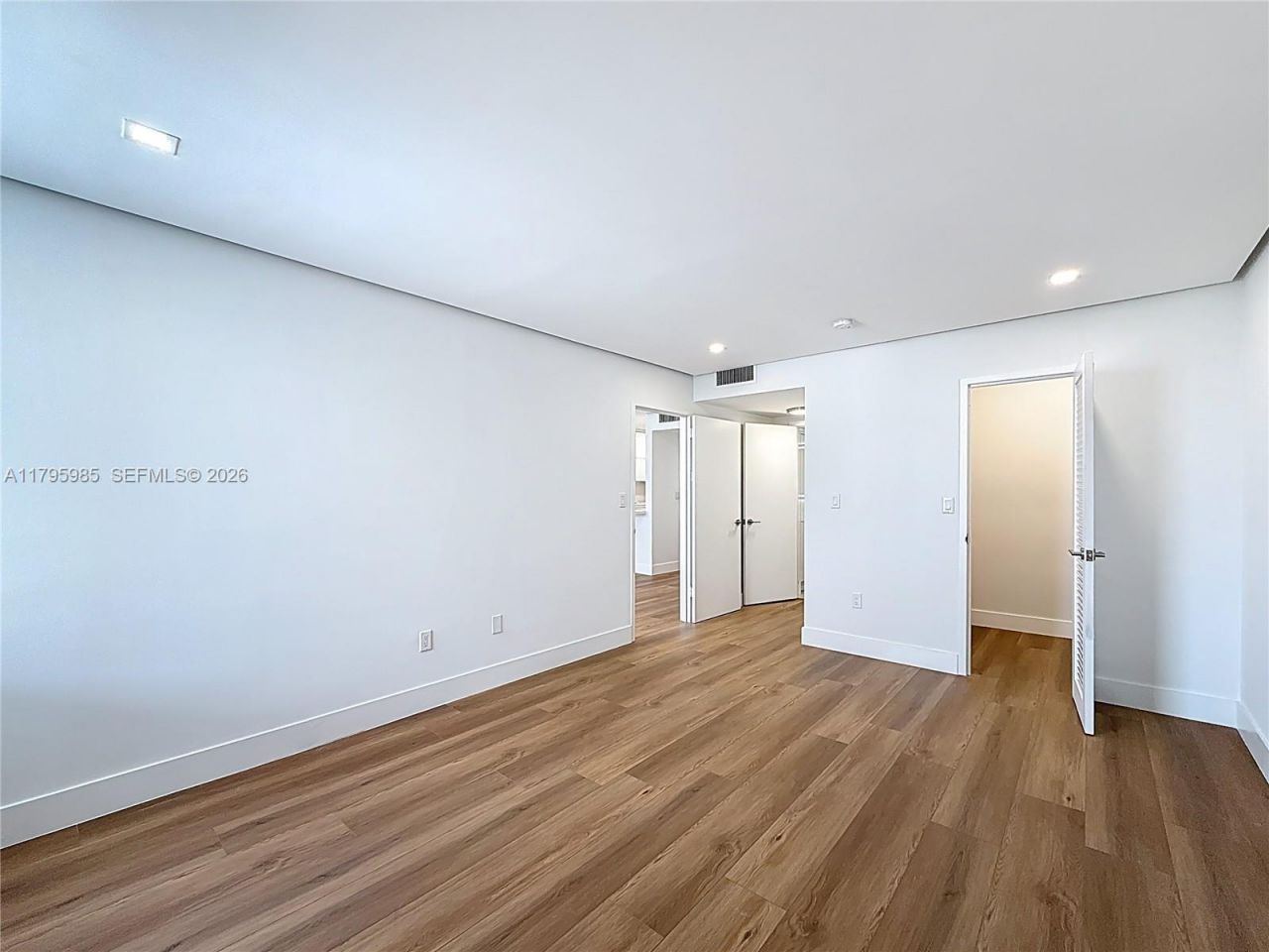 2899 Collins Ave, Unit 1218, Miami Beach, FL 33140 Photo