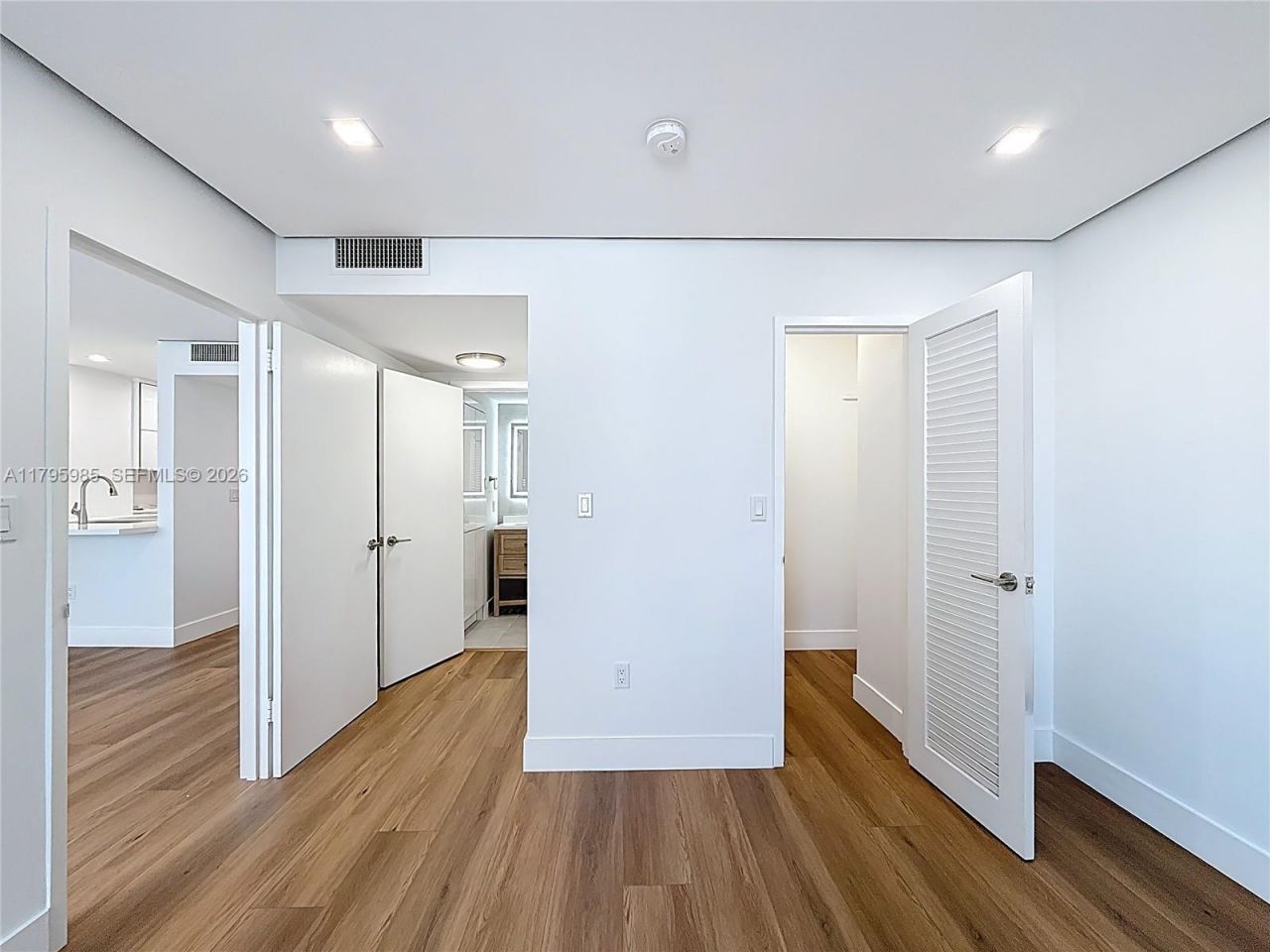 2899 Collins Ave, Unit 1218, Miami Beach, FL 33140 Photo