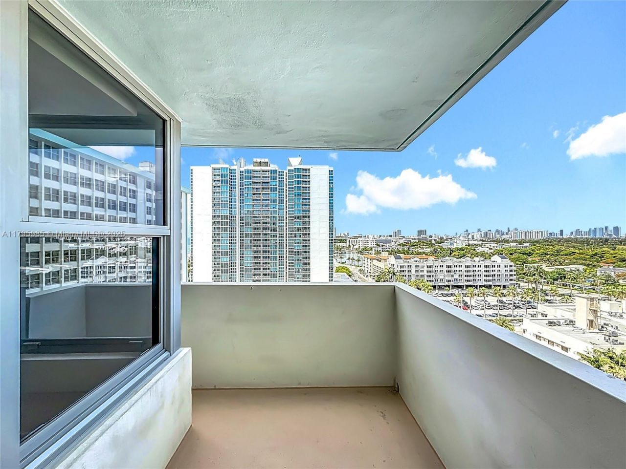 2899 Collins Ave, Unit 1218, Miami Beach, FL 33140 Photo